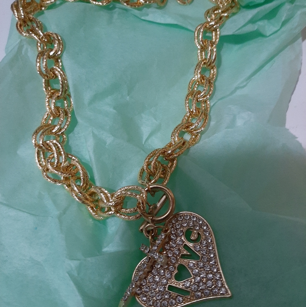 Fashion Heart Necklace - Picture 2 of 2